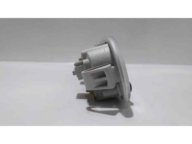 Recambio de luz interior para nissan juke (f15) acenta referencia OEM IAM 8200073234 47384 