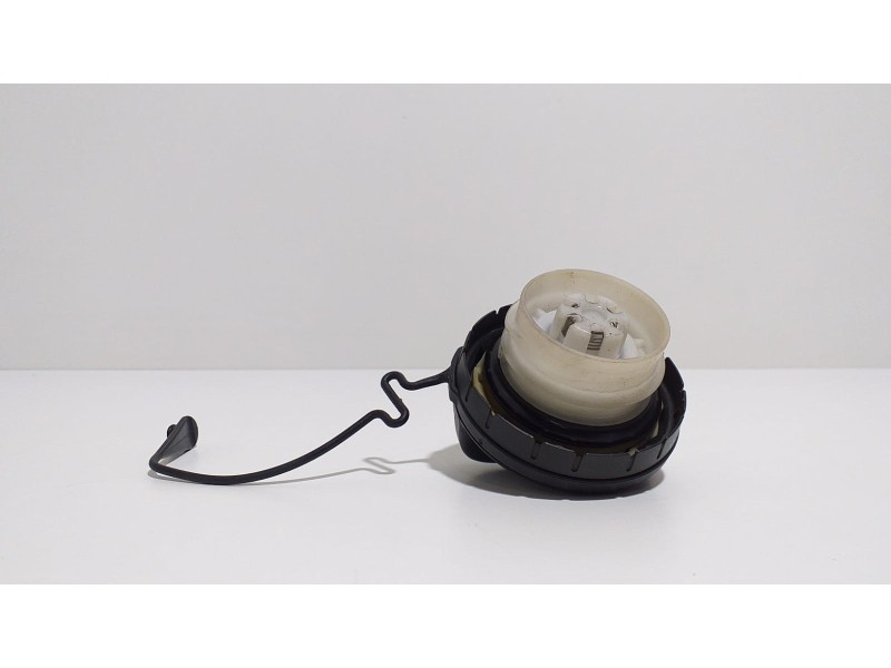 Recambio de tapon combustible para toyota avensis cross sport (t27) comfort referencia OEM IAM 175931940 55268 