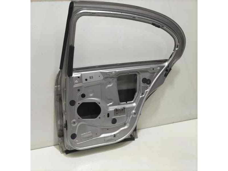 Recambio de puerta trasera derecha para jaguar s-type referencia OEM IAM XR828668 82617 