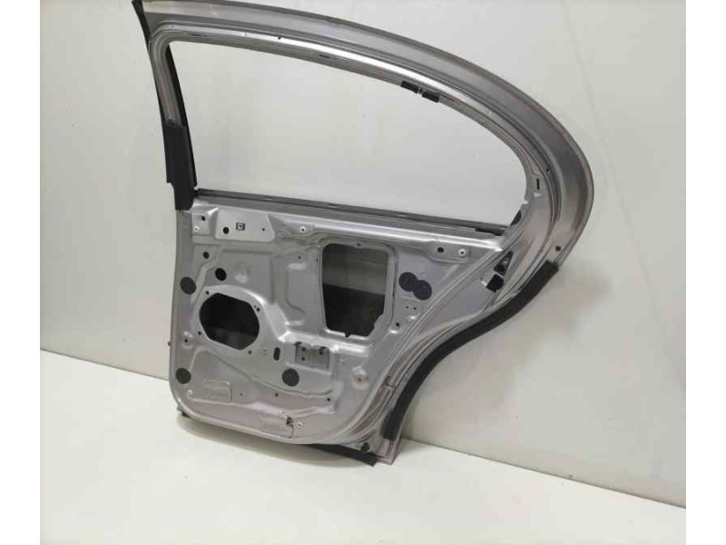 Recambio de puerta trasera derecha para jaguar s-type referencia OEM IAM XR828668 82617 