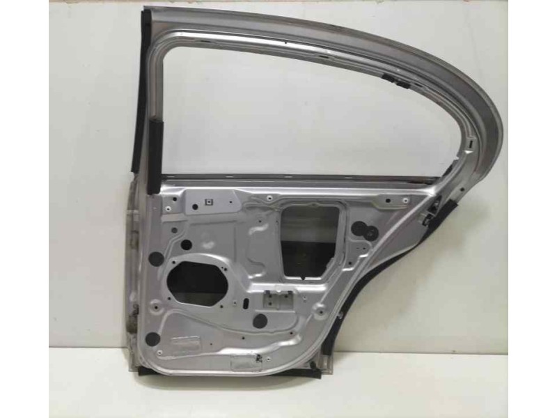 Recambio de puerta trasera derecha para jaguar s-type referencia OEM IAM XR828668 82617 