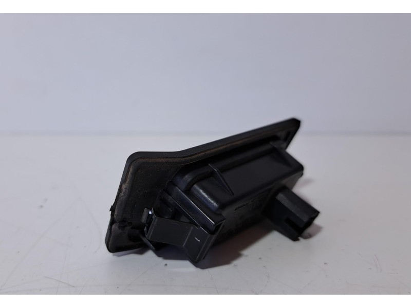 Recambio de piloto matricula para skoda yeti active referencia OEM IAM 5NA943021 76447 R