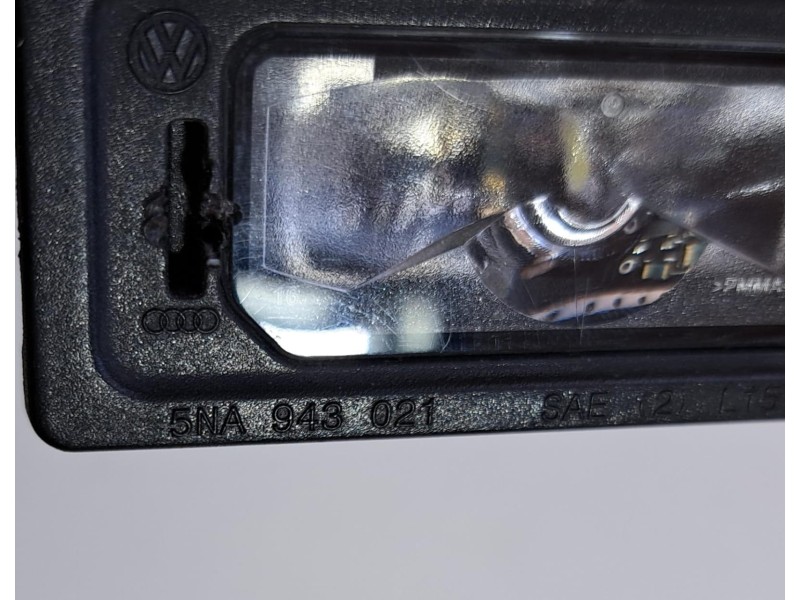 Recambio de piloto matricula para skoda yeti active referencia OEM IAM 5NA943021 76447 R