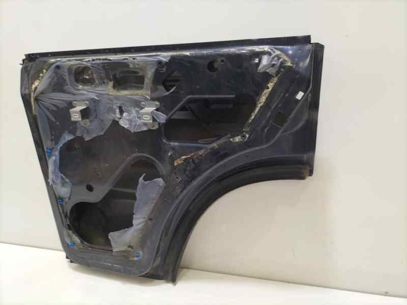 Recambio de puerta trasera derecha para land rover discovery (lt) td5 referencia OEM IAM BFA700060 82624 