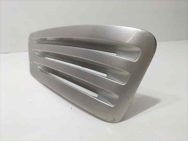 Recambio de molduras traseras para toyota land cruiser (j9) td gx (5-ptas.) referencia OEM IAM 1KZTE 82629 