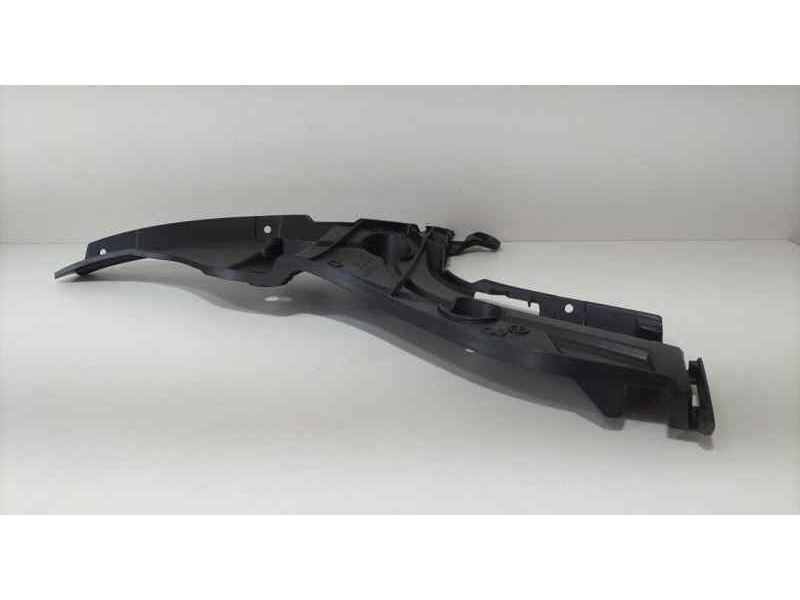 Recambio de molduras traseras para audi a3 sportback (8va) ambiente referencia OEM IAM 8V4807377A 87170 