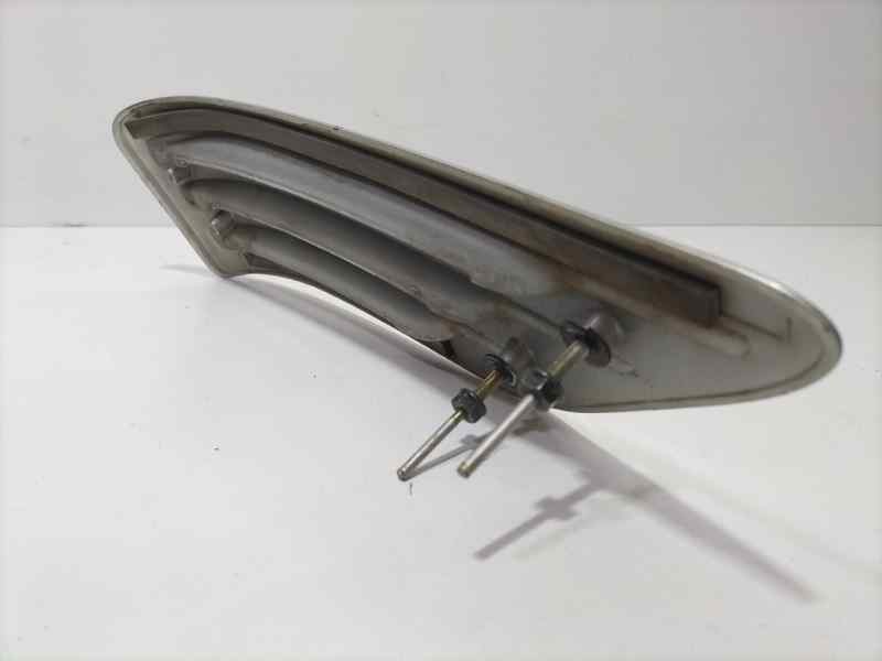 Recambio de molduras traseras para toyota land cruiser (j9) td gx (5-ptas.) referencia OEM IAM 1KZTE 82629 