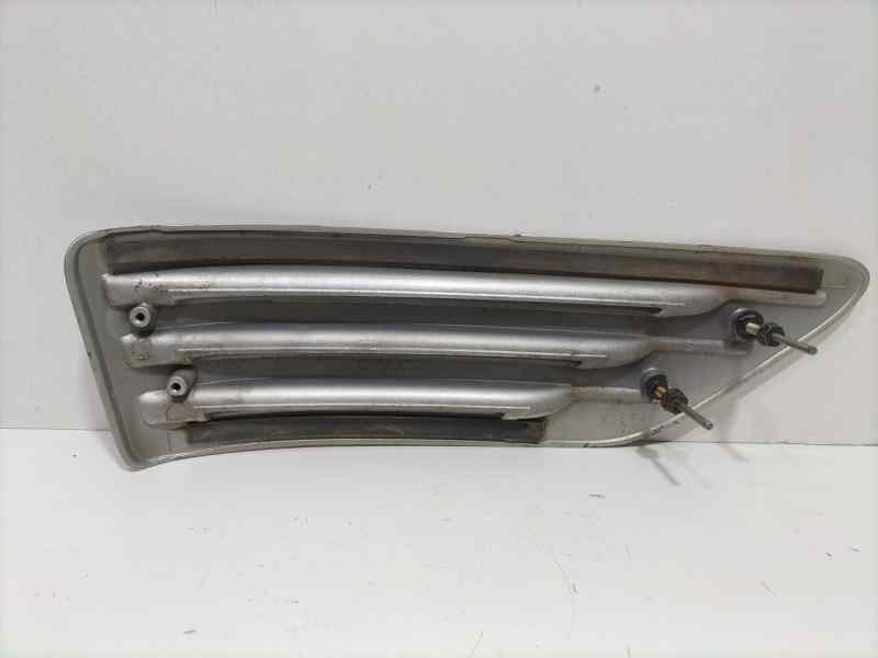 Recambio de molduras traseras para toyota land cruiser (j9) td gx (5-ptas.) referencia OEM IAM 1KZTE 82629 