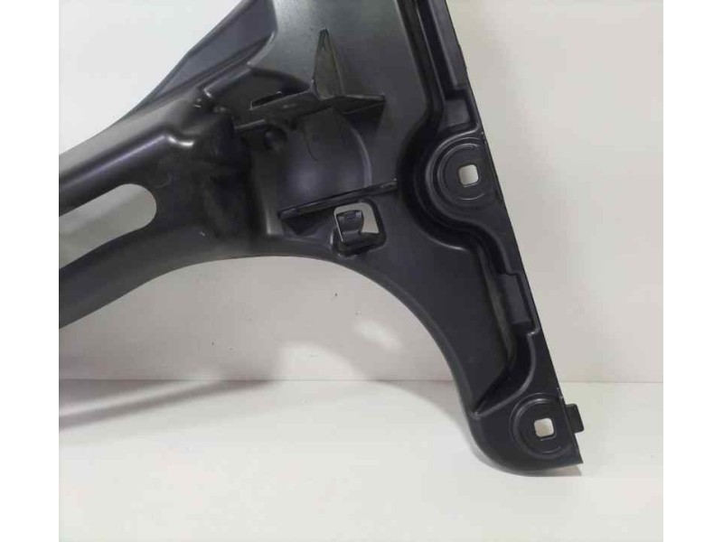 Recambio de molduras traseras para bmw serie 5 berlina (e60) 520d referencia OEM IAM 51127178186 87172 