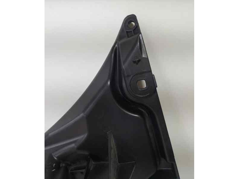 Recambio de molduras traseras para bmw serie 5 berlina (e60) 520d referencia OEM IAM 51127178186 87172 