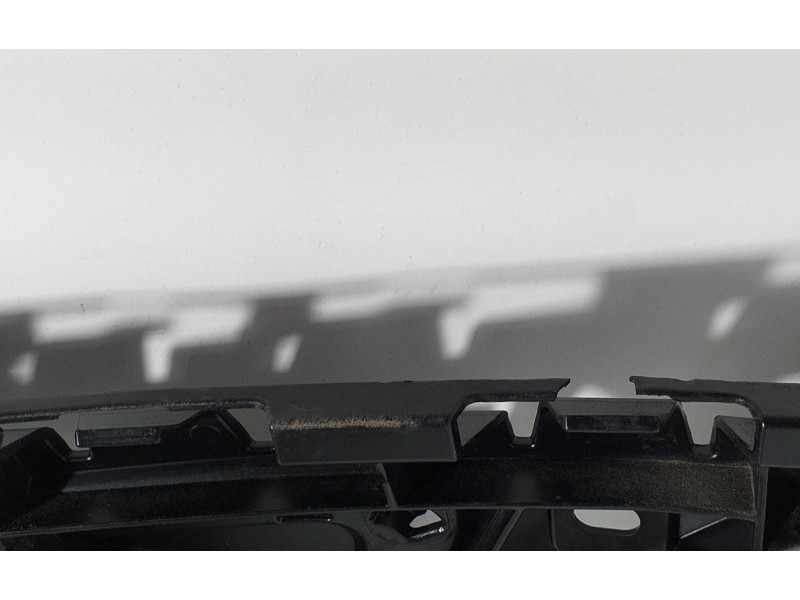 Recambio de molduras traseras para bmw x6 (e71) 3.5d referencia OEM IAM 51127176245 59469 