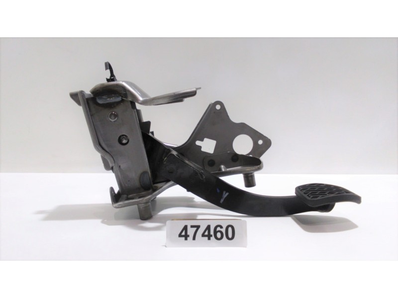 Recambio de pedal freno para nissan juke (f15) acenta referencia OEM IAM 465011KA2B 47460 