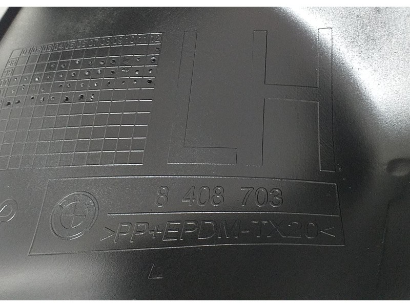 Recambio de aletin delantero izquierdo para bmw x5 (e53) 3.0d referencia OEM IAM 8408703 52250 