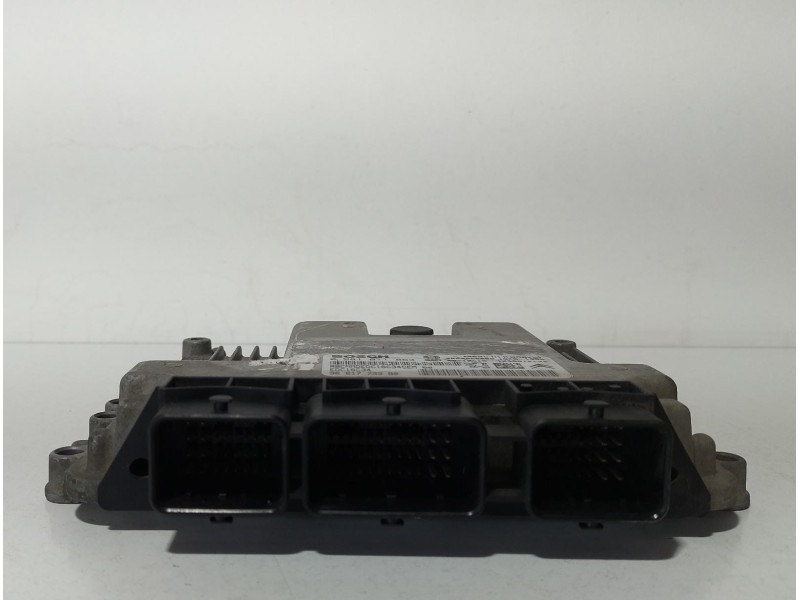 Recambio de centralita motor uce para citroën c4 coupe collection referencia OEM IAM 9661773380 69357 R