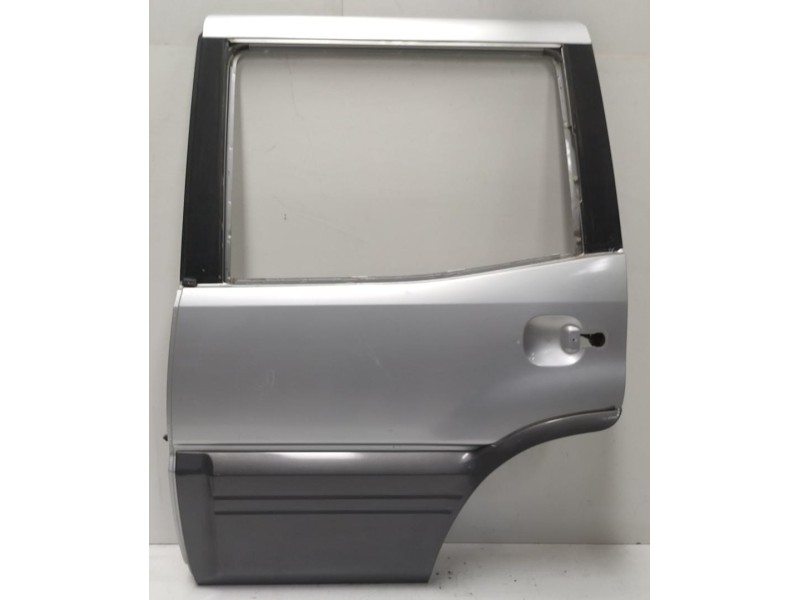 Recambio de puerta trasera izquierda para nissan terrano/terrano.ii (r20) aventura referencia OEM IAM 821011F130 76477 