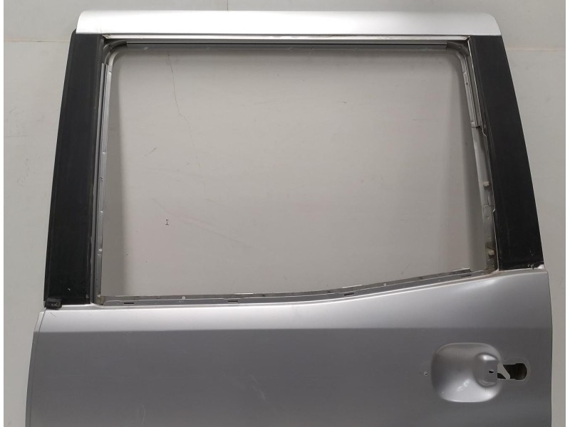 Recambio de puerta trasera izquierda para nissan terrano/terrano.ii (r20) aventura referencia OEM IAM 821011F130 76477 