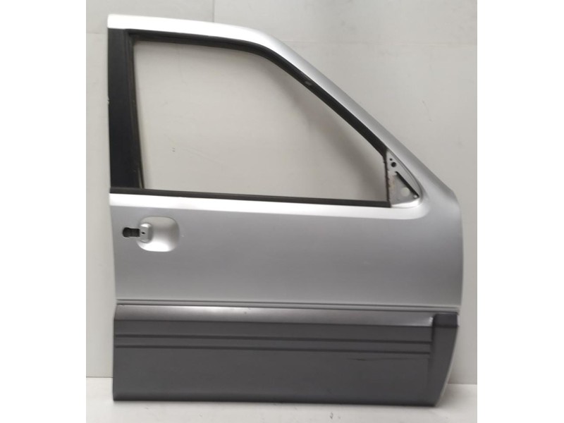 Recambio de puerta delantera derecha para nissan terrano/terrano.ii (r20) aventura referencia OEM IAM 801007F732 76478 