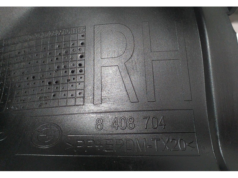 Recambio de aletin delantero derecho para bmw x5 (e53) 3.0d referencia OEM IAM 8408704 52249 