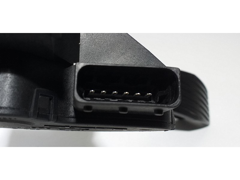 Recambio de potenciometro pedal para opel corsa d 1.3 16v cdti referencia OEM IAM 55702020 66749 
