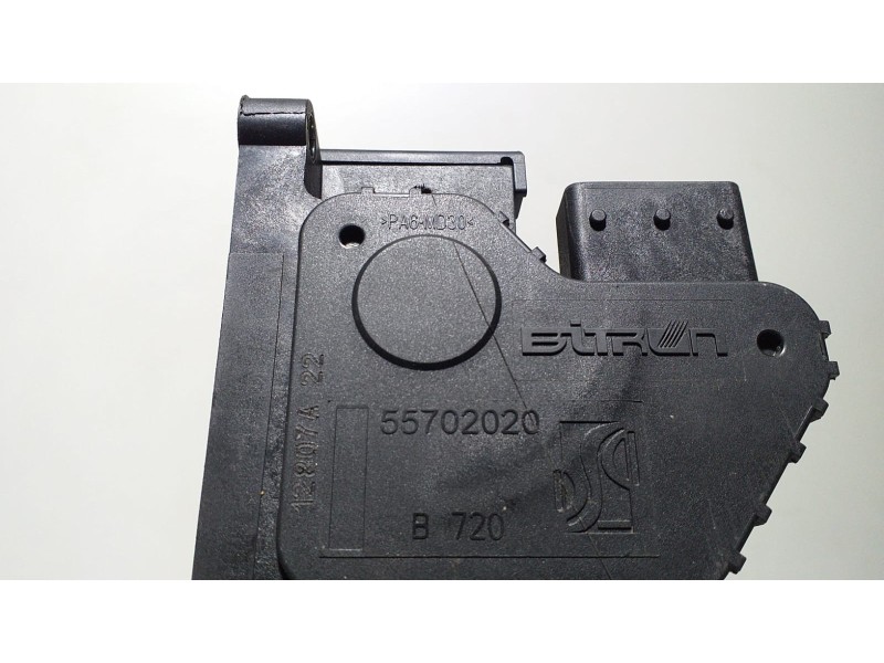 Recambio de potenciometro pedal para opel corsa d 1.3 16v cdti referencia OEM IAM 55702020 66749 