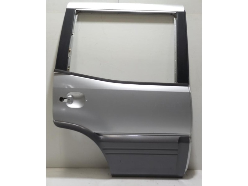 Recambio de puerta trasera derecha para nissan terrano/terrano.ii (r20) aventura referencia OEM IAM 821001F130 76479 