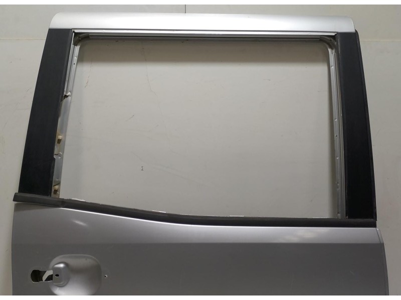 Recambio de puerta trasera derecha para nissan terrano/terrano.ii (r20) aventura referencia OEM IAM 821001F130 76479 