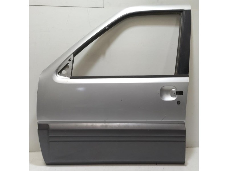 Recambio de puerta delantera izquierda para nissan terrano/terrano.ii (r20) aventura referencia OEM IAM 801017F030 76481 