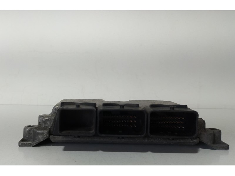 Recambio de centralita motor uce para citroën saxo 1.5 d tentation referencia OEM IAM 9630059880 69372 R