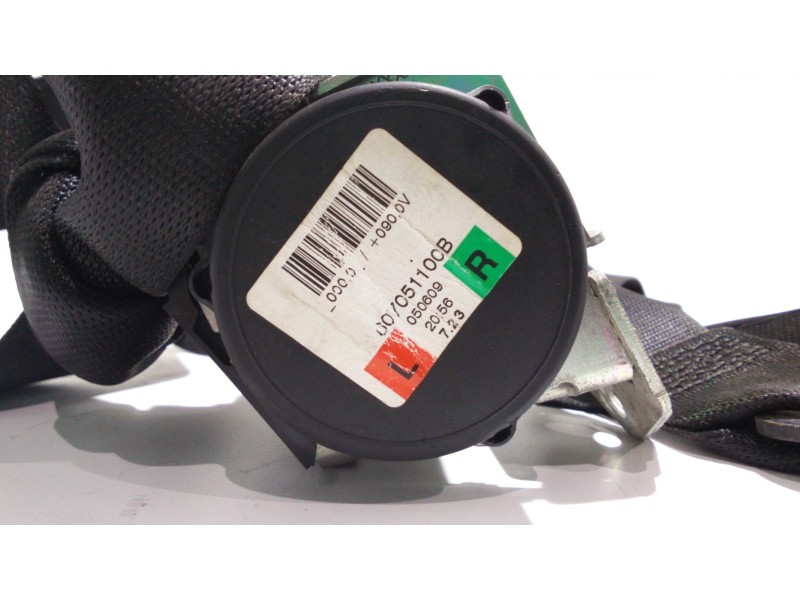 Recambio de cinturon seguridad trasero derecho para bmw serie 1 berlina (e81/e87) 118d referencia OEM IAM 607051100B 47504  Recambio de cinturon seguridad trasero derecho para bmw serie 1 berlina (e81/e87) 118d referencia OEM IAM 607051100B 47504