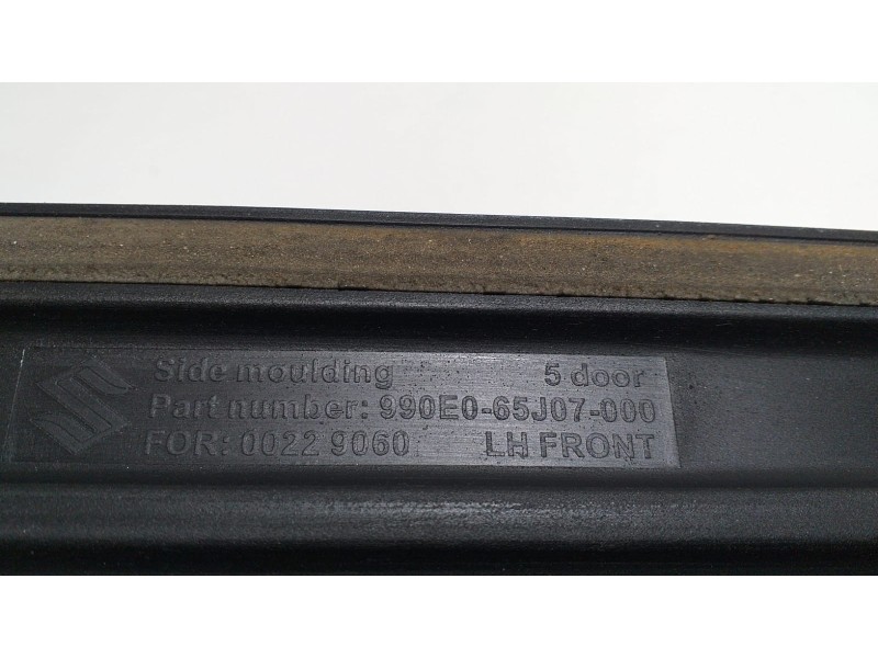 Recambio de molduras delanteras para suzuki grand vitara jb (jt) 2.0 jlx-a (5-ptas.) referencia OEM IAM J20A 55382 