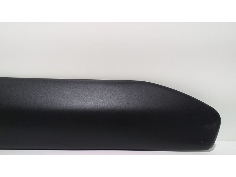 Recambio de molduras traseras para suzuki grand vitara jb (jt) 2.0 jlx-a (5-ptas.) referencia OEM IAM J20A 55383 