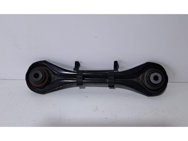 Recambio de brazo suspension superior trasero derecho para bmw serie 1 berlina (e81/e87) 118d referencia OEM IAM 6777980 76534 