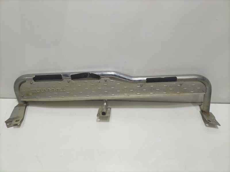 Recambio de estribo para nissan terrano/terrano.ii (r20) comfort referencia OEM IAM 3PUERTAS 82667 