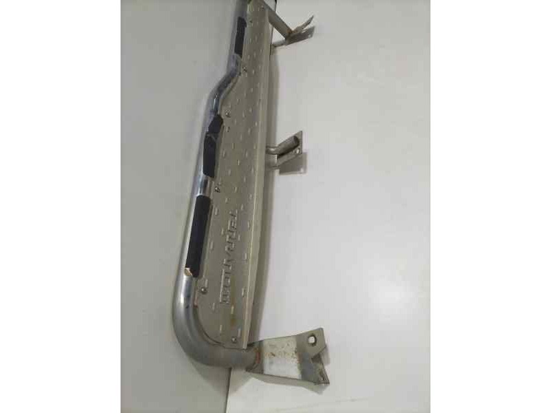 Recambio de estribo para nissan terrano/terrano.ii (r20) comfort referencia OEM IAM 3PUERTAS 82667 