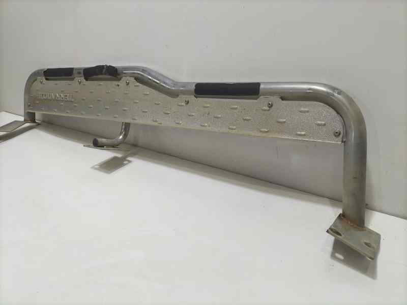 Recambio de estribo para nissan terrano/terrano.ii (r20) comfort referencia OEM IAM 3PUERTAS 82667 