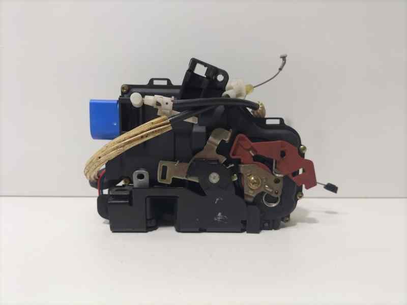 Recambio de cerradura puerta delantera derecha para volkswagen touareg (7la) 3.0 v6 tdi dpf referencia OEM IAM 3D1837016A 85910 