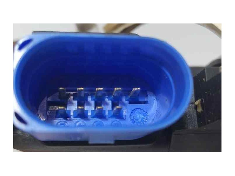 Recambio de cerradura puerta delantera derecha para volkswagen touareg (7la) 3.0 v6 tdi dpf referencia OEM IAM 3D1837016A 85910 