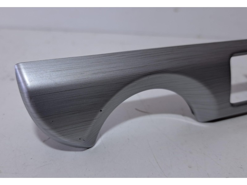 Recambio de molduras delanteras para skoda yeti active referencia OEM IAM 5L1858417 76543 R