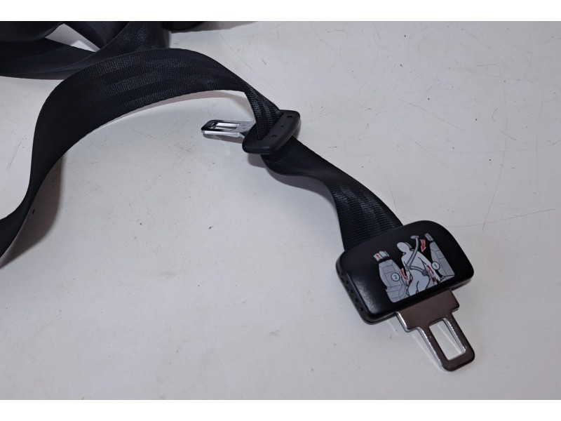 Recambio de cinturon seguridad trasero central para skoda yeti active referencia OEM IAM 5L6857807D 76546 R