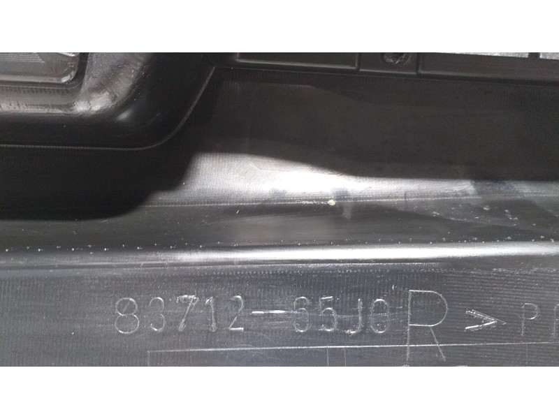 Recambio de guarnecido puerta delantera derecha para suzuki grand vitara jb (jt) 2.0 jlx-a (5-ptas.) referencia OEM IAM 8371265J