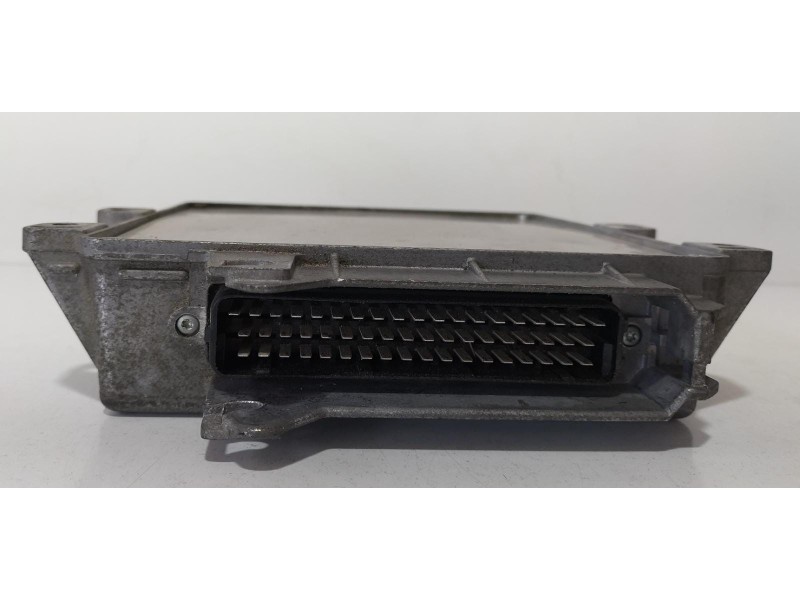 Recambio de centralita motor uce para citroën xsara berlina 1.8 vts referencia OEM IAM 9637798080 69442 R