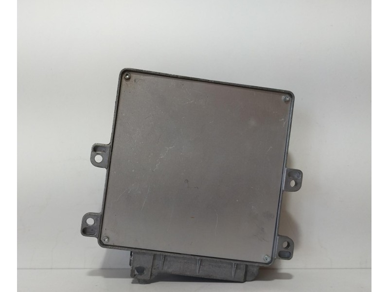 Recambio de centralita motor uce para citroën xsara berlina 1.8 vts referencia OEM IAM 9637798080 69442 R