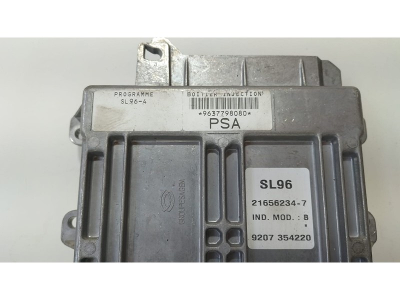 Recambio de centralita motor uce para citroën xsara berlina 1.8 vts referencia OEM IAM 9637798080 69442 R
