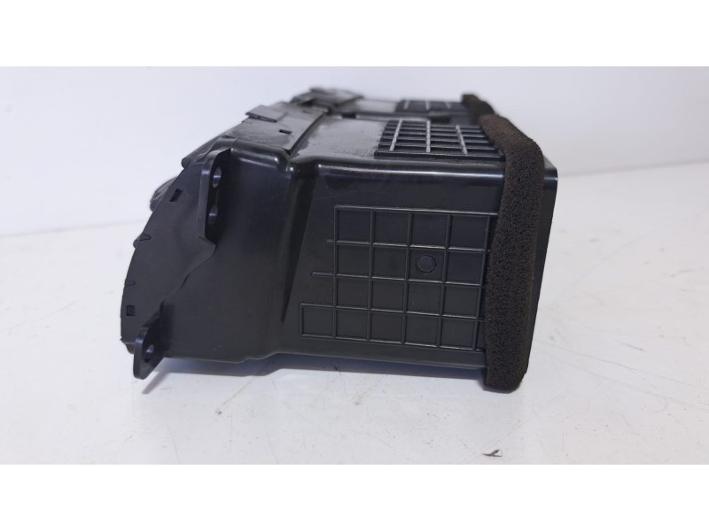 Recambio de rejilla aireadora para hyundai tucson (jm) 2.0 crdi comfort (4wd) referencia OEM IAM 974102E000 76557 R