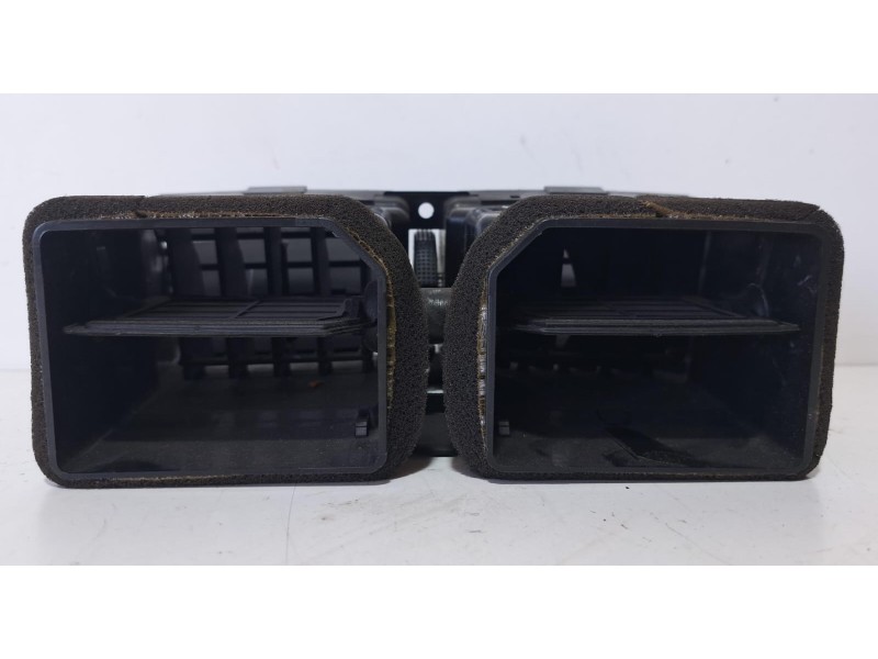 Recambio de rejilla aireadora para hyundai tucson (jm) 2.0 crdi comfort (4wd) referencia OEM IAM 974102E000 76557 R