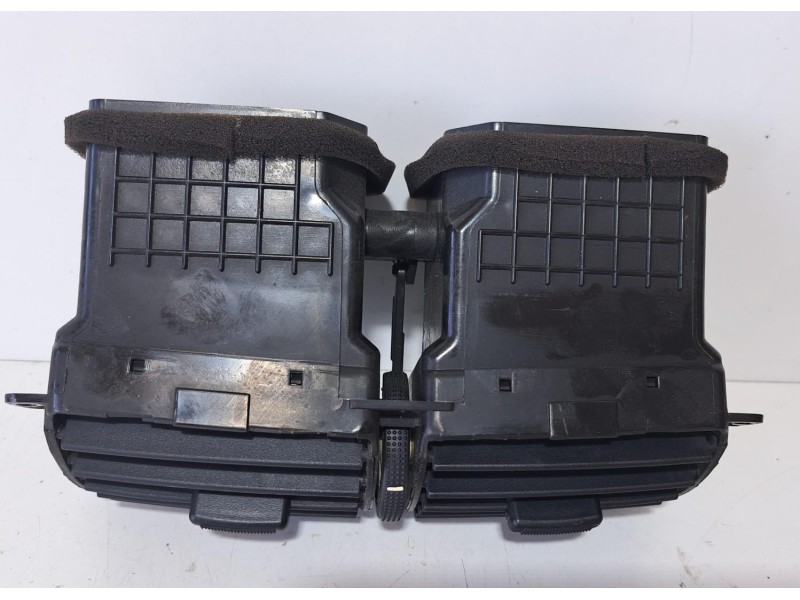 Recambio de rejilla aireadora para hyundai tucson (jm) 2.0 crdi comfort (4wd) referencia OEM IAM 974102E000 76557 R