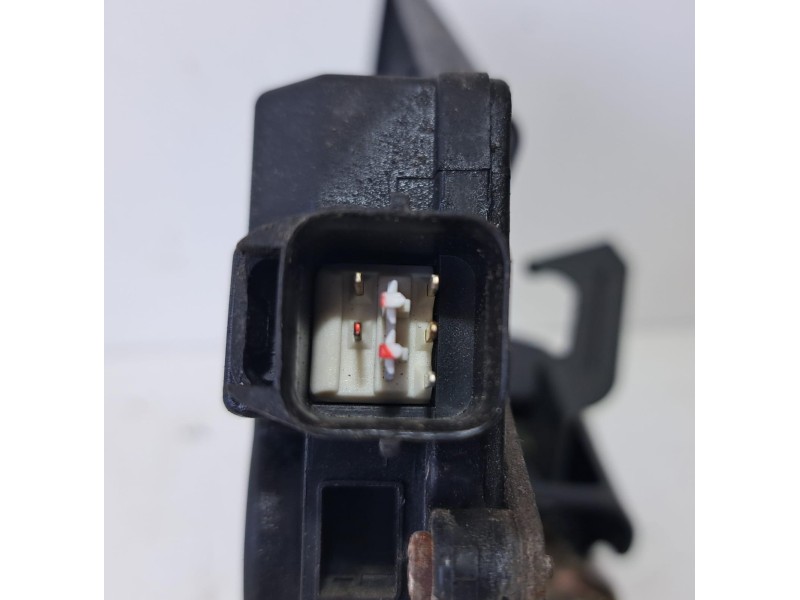 Recambio de cerradura puerta trasera izquierda para hyundai tucson (jm) 2.0 crdi comfort (4wd) referencia OEM IAM 814102E000 765