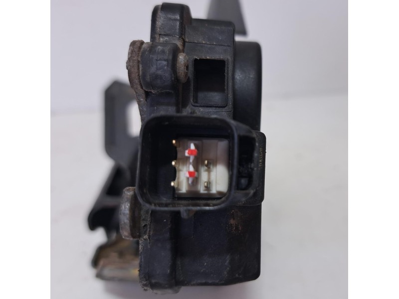 Recambio de cerradura puerta trasera derecha para hyundai tucson (jm) 2.0 crdi comfort (4wd) referencia OEM IAM 814202E000 76572