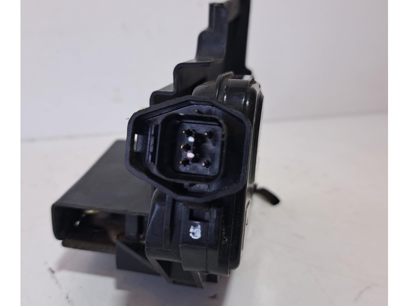 Recambio de cerradura puerta delantera derecha para hyundai tucson (jm) 2.0 crdi comfort (4wd) referencia OEM IAM 813202E000 765