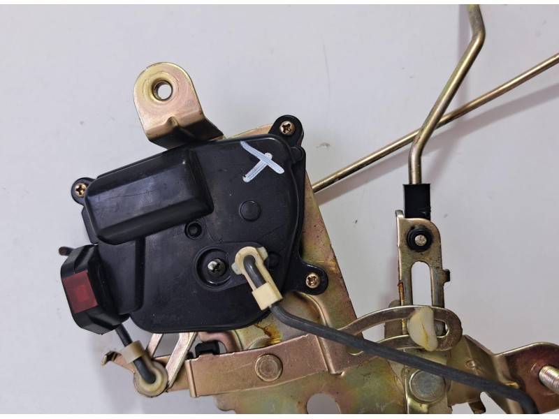 Recambio de cerradura maletero / porton para hyundai tucson (jm) 2.0 crdi comfort (4wd) referencia OEM IAM D4EA 76574 R